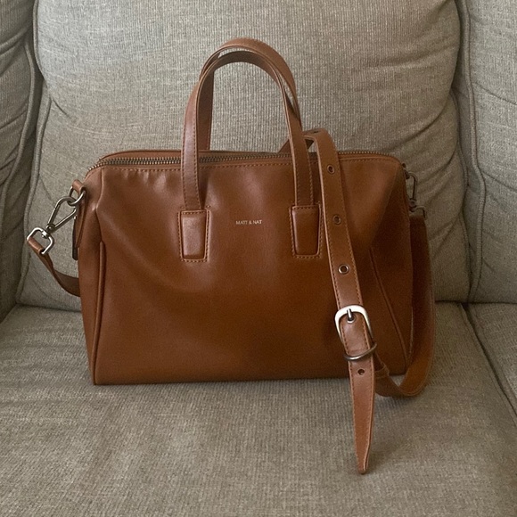 Matt and Nat Brown Purse with shoulder strap - Picture 1 of 7